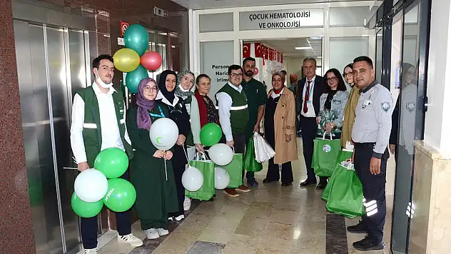 Yeşilay Konya'dan 23 Nisan'da anlamlı ziyaret