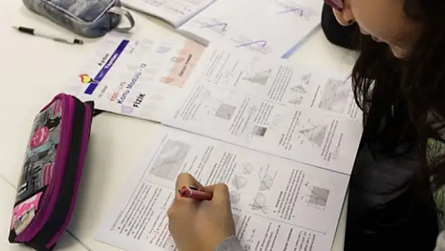 YGS'de matematik sorularına süre yetmedi