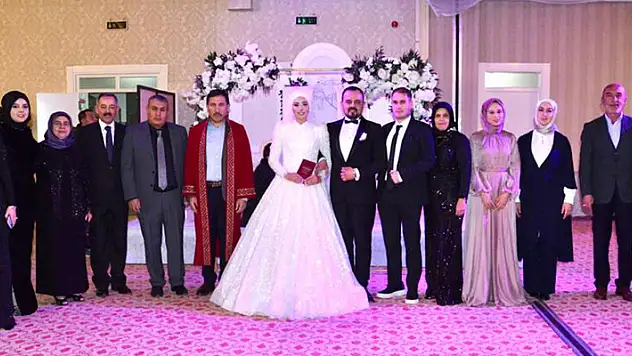Yiğit ve Solmaz aileleri akraba oldu

