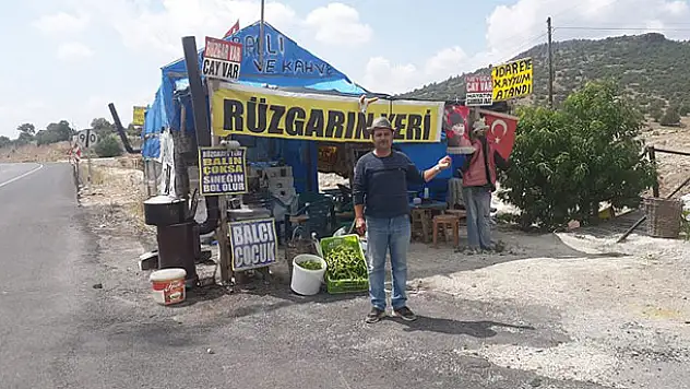 Yıkım kararından vazgeçilmesi Konya'da yol kenarındaki bal satıcılarını rahatlattı