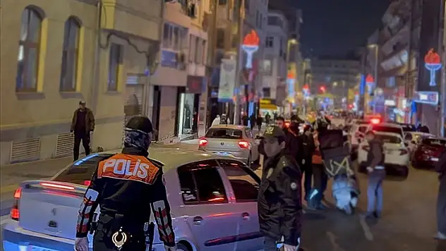 Yılbaşı tedbirleri kapsamında düzenlenen 'Huzur İstanbul' uygulamasında 979 kişi yakalandı