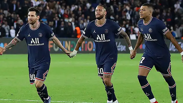 
Yıldız futbolcular 'Omuz omuza Türkiye' kampanyasına katılacak
