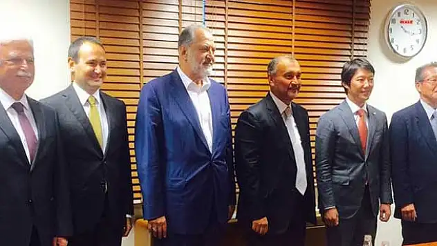 Yıldız Holding'in içecek firmalarının satış imzaları canlı yayınlandı