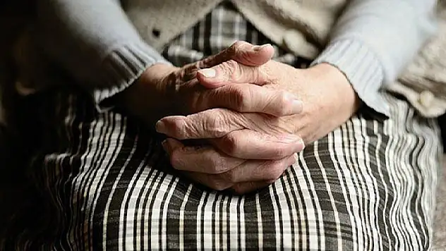 Yılın dört ayında 120 bin engelli ve yaşlıya devletin 'vefa eli' uzandı

