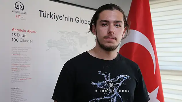 YKS'de 500 tam puan alan Konyalı Hüseyin Furkan, yoluna ilahiyat alanında devam edecek
