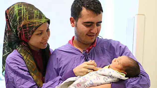 Yoğun bakımdaki bebekler aile sıcaklığında tedavi oluyor