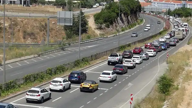 Yoğun, stresli ve uzun bayram trafiğine çıkmadan bu önerilere dikkat