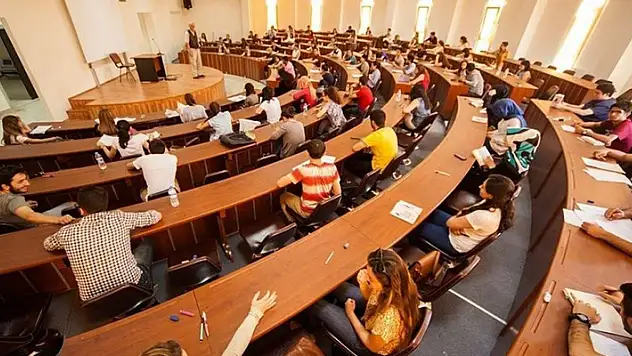 YÖK Başkanı Özvar: 3 Nisan itibarıyla isteyen öğrencilere yüz yüze eğitim verilecek
