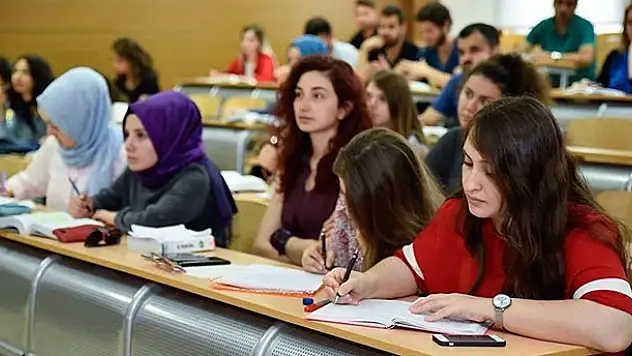 YÖK'ten kayıt dondurma hakkı