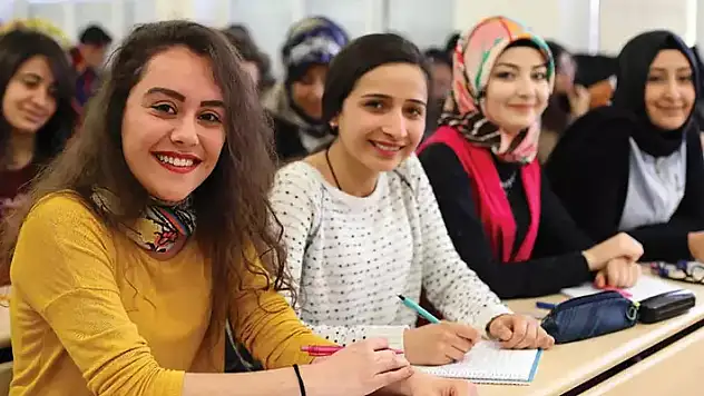 YÖK'ün burs miktarları artırıldı
