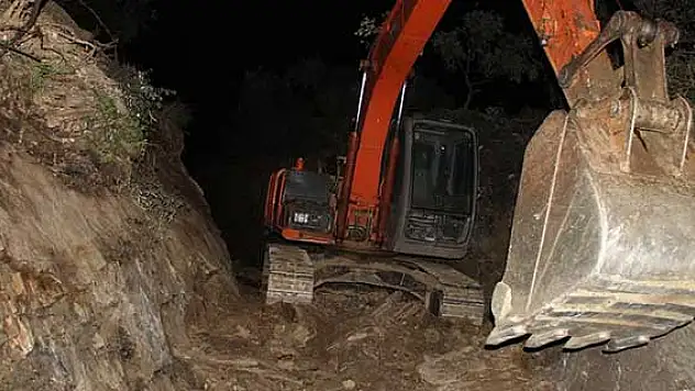 Yol çalışmasını izlerken düşerek öldü
