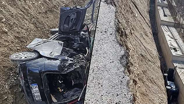 Yol genişletme alanına uçan otomobilden acı haber: 3 kişi can verdi