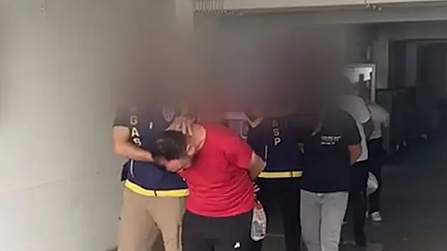 Yol kesip tehditle senet imzalatan 10 şüpheliden 4'ü tutuklandı
