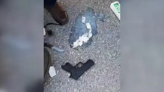 Yol kontrolleri sırasında araçtan şampuan kutusunda gizlenmiş uyuşturucu ele geçirildi
