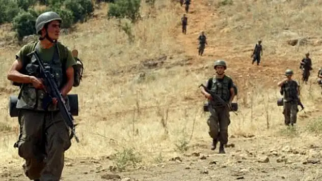 Yola bomba döşeyen 5 terörist öldürüldü