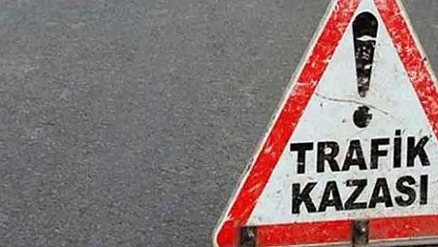 Yolcu otobüsü kamyona arkadan çarptı: 36 yaralı