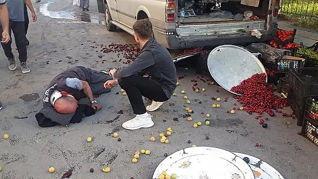 Yolda gördüğü husumetlisini aracıyla ezdi: 3 yaralı 
