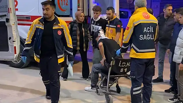 Yolda yürürken 'yan baktın' tartışmasında 2 çocuk tabanca kabzasıyla darbedildi