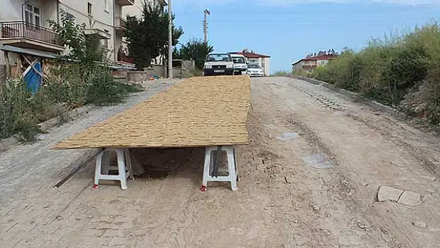 Yollara Serilen Tarhanalara Zabıta Müdahalesi
