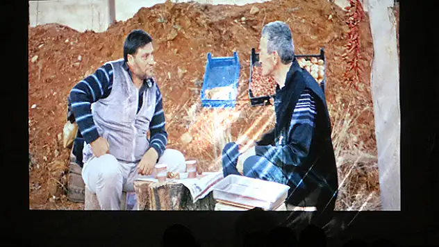 Yönetmen Taşdiken, yeni sinema filmi 'Arama Moturu'nu değerlendirdi