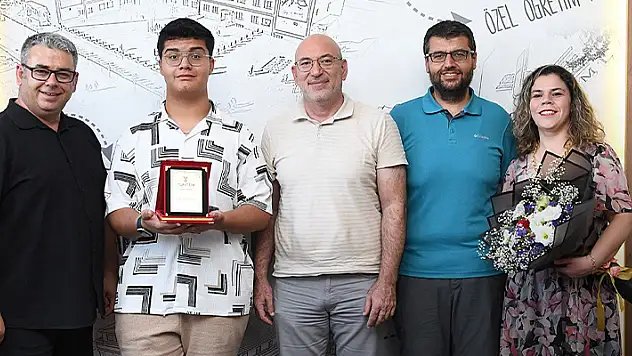 Yöntem Kolejinden, Kanada'ya uzanan bir eğitim
