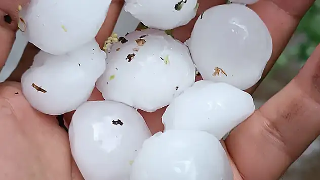 Yozgat'ta sağanak ve dolu etkili oldu
