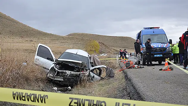 Yozgat'ta şarampole devrilen otomobildeki 3 kişi öldü, 3 kişi yaralandı
