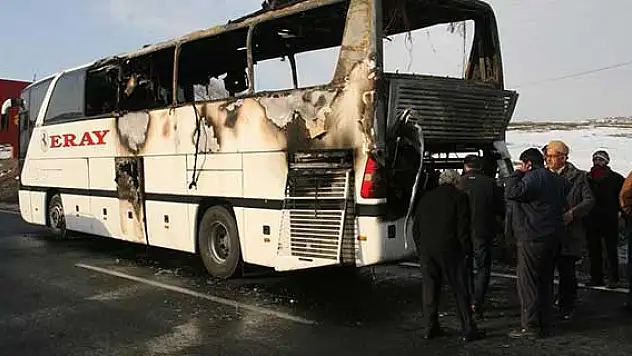 Yozgat'ta yolcu otobüsü yandı