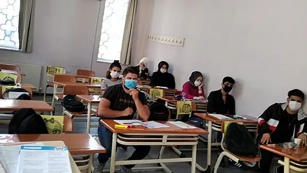 YSK'de son günler! Sınav stresi öğrenciler kadar velileri de etkiliyor