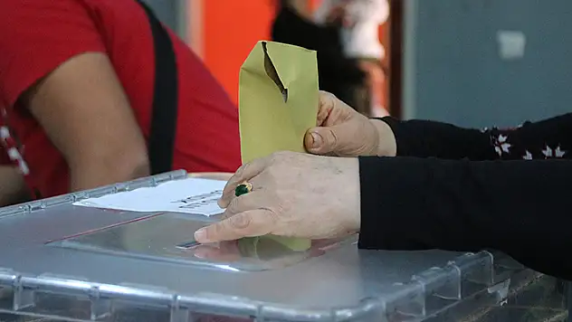 YSK duyurdu: O ülkelerde oy kullanma işlemleri uzatıldı
