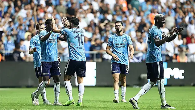 Yukatel Adana Demirspor, UEFA Avrupa Konferans Ligi'nde tur atladı
