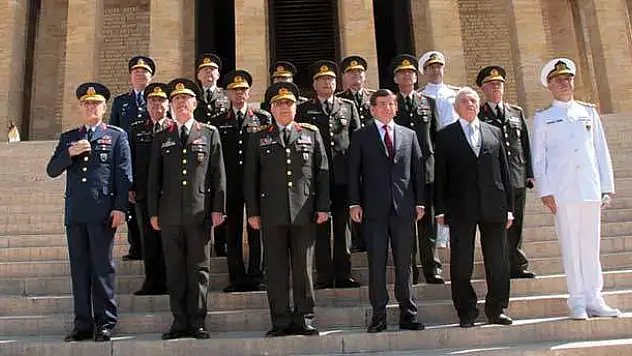 Yüksek Askeri Şura üyeleri Anıtkabir'de