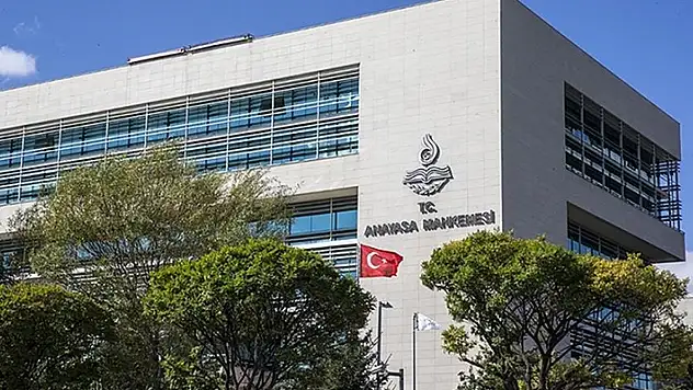 Yüksek yargıçların ek zam oranlarını belirleyen düzenlemeye iptal edildi
