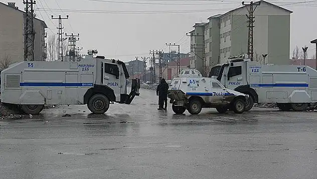 Yüksekova'da 1 özel harekat polisi şehit oldu
