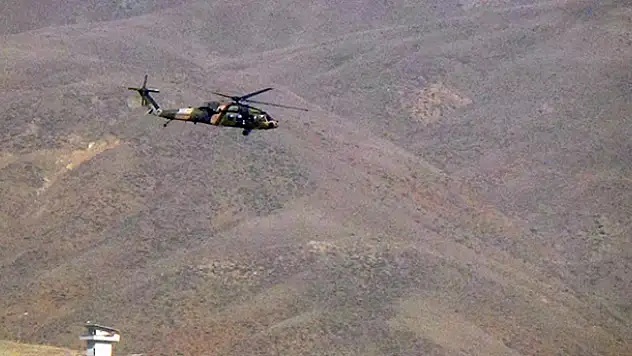 Yüksekova'da Yoğun Helikopter Hareketliliği