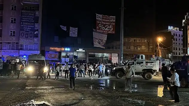 Yüksekova'da iki grup arasında kavga: 1 yaralı