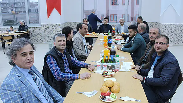 Yunak Meslek Yüksekokulunda iftar programı düzenlendi
