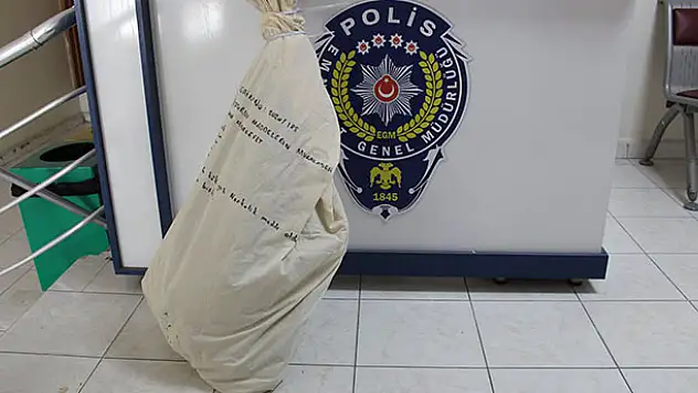Yunak'ta bahçesinde Hint keneviri yetiştiren şüpheli yakalandı