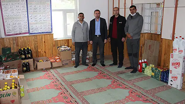 Yunak'ta ihtiyaç sahipleri için 'hayır çarşısı' kuruldu