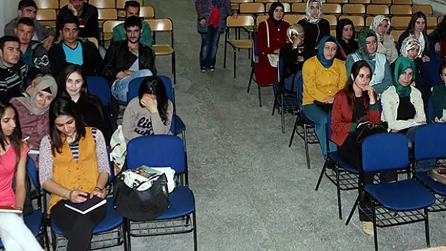 Yunak'ta İş-Kur destekli ön muhasebe kursu açıldı