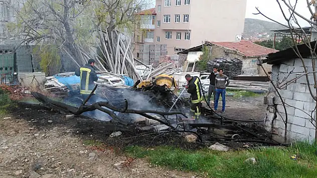 Yunak'ta işyerinde yangın
