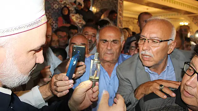 Yunak'ta Mevlit Kandili'nde Sakal-ı Şerif ziyaret edildi
