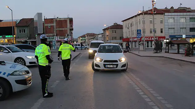 Yunak'ta polisin huzur uygulaması