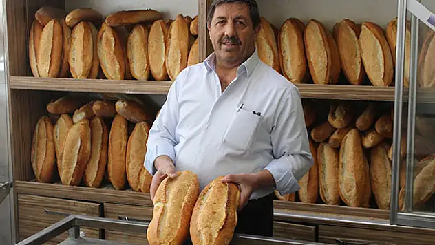 Yunak'ta sağlık çalışanlarına ücretsiz ekmek ve unlu mamuller hizmeti