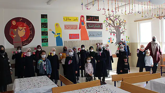 Yunak'ta veliler, e-Twinning Projesi ile eğitime dahil ediliyor