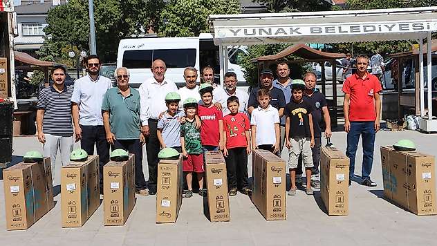 Yunaklı çocuklar bisikletlerine kavuştu