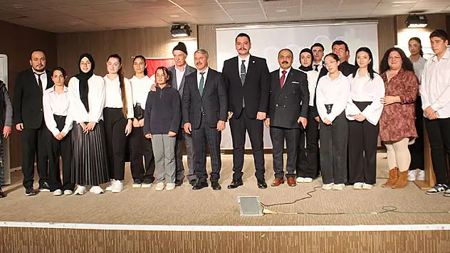 Yunak'ta Öğretmenler Günü kutlandı