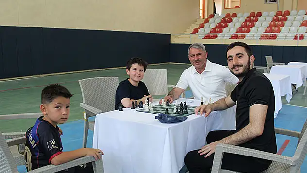 Yunak'ta ulusal satranç turnuvası yapıldı