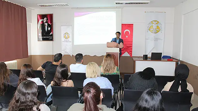 Yunak'ta üniversite öğrencilerine ilk yardım eğitimi verildi