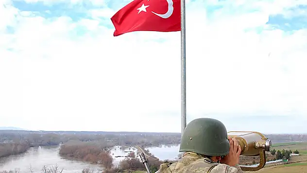 Yunanistan'a geçmeye çalışan 4'ü FETÖ, biri PKK mensubu 10 kişi yakalandı